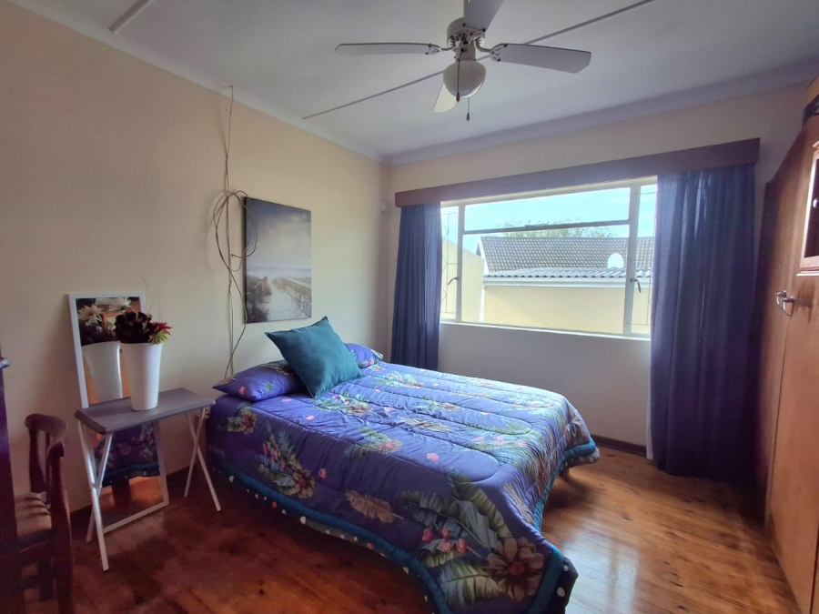 4 Bedroom Property for Sale in Summerpride Eastern Cape